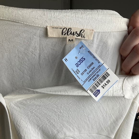 NWT White Dress with Belt - Picture 5 of 5